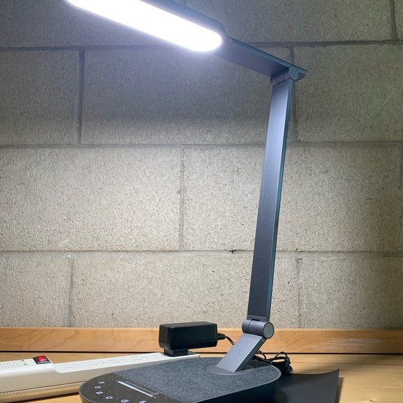 Taotronics LED Desk Lamp 56 Dimmable Office Lamp with 5V/2A USB Port - Picture 2 of 9